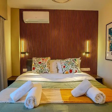 Boutique & Brand New Prime Location Park & Lägenhet Limassol