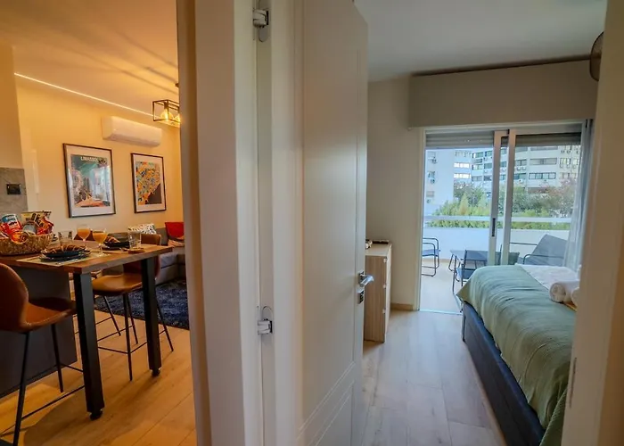 Boutique & Brand New Prime Location Park & * Limassol