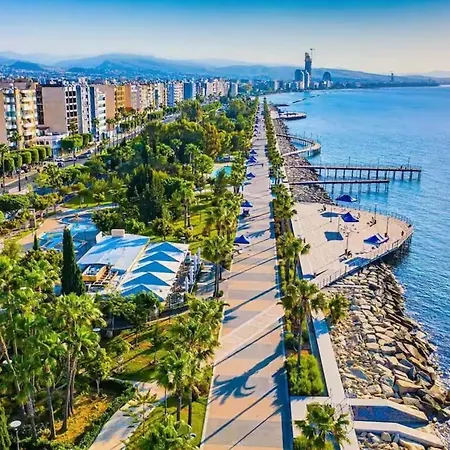 Boutique & Brand New Prime Location Park & * ليماسول