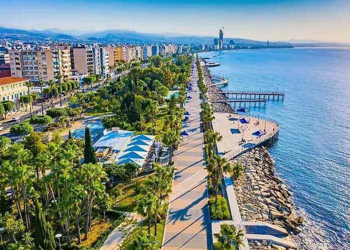 Boutique & Brand New Prime Location Park & * Limassol