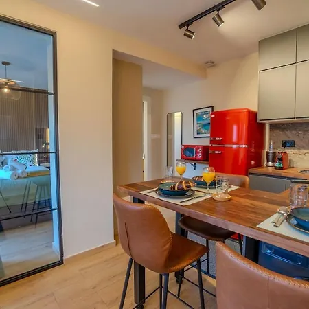 Boutique & Brand New Prime Location Park & Apartman *