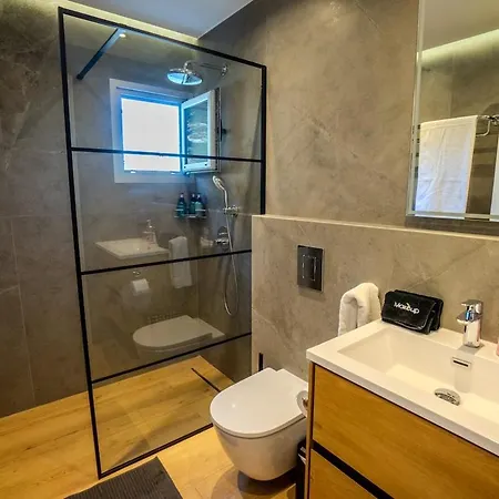 Boutique & Brand New Prime Location Park & Apartman Limassol
